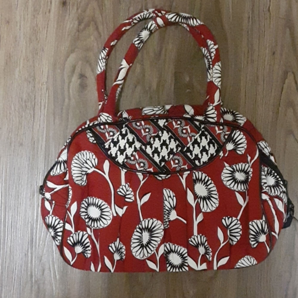 VERA BRADLEY HANDBAG